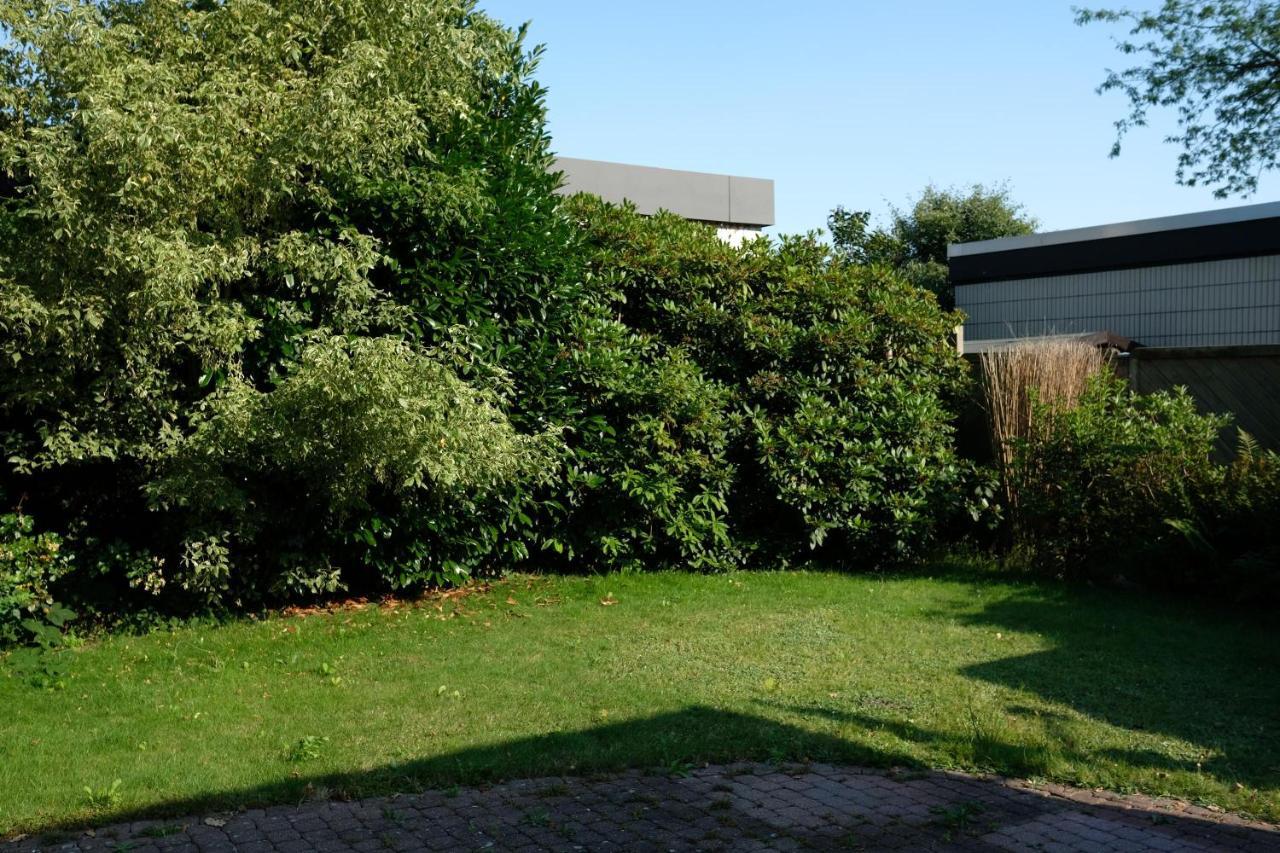 Ruhiges Haus Mit Privatem Garten Halstenbek Exterior photo